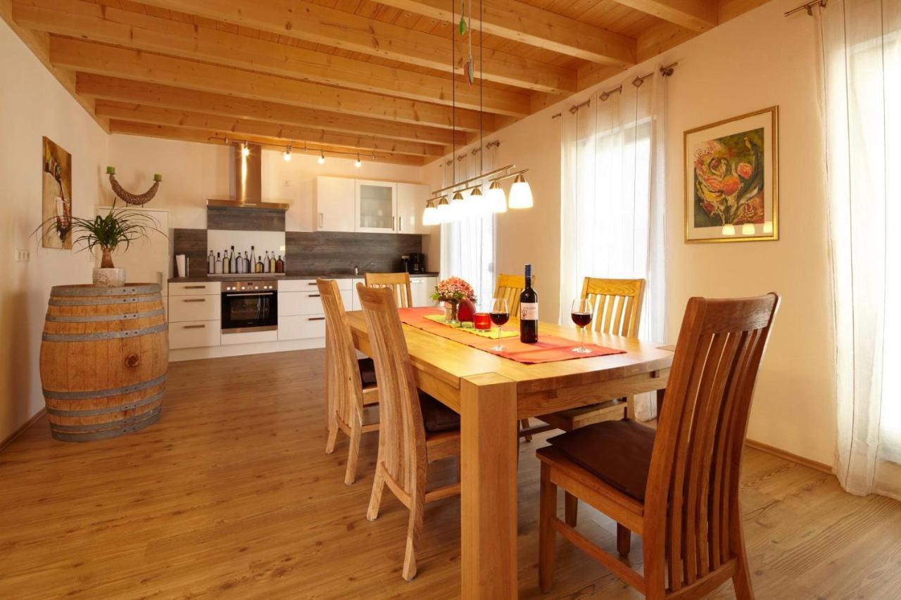 Appartement Weingut Schunck à Leinsweiler Extérieur photo