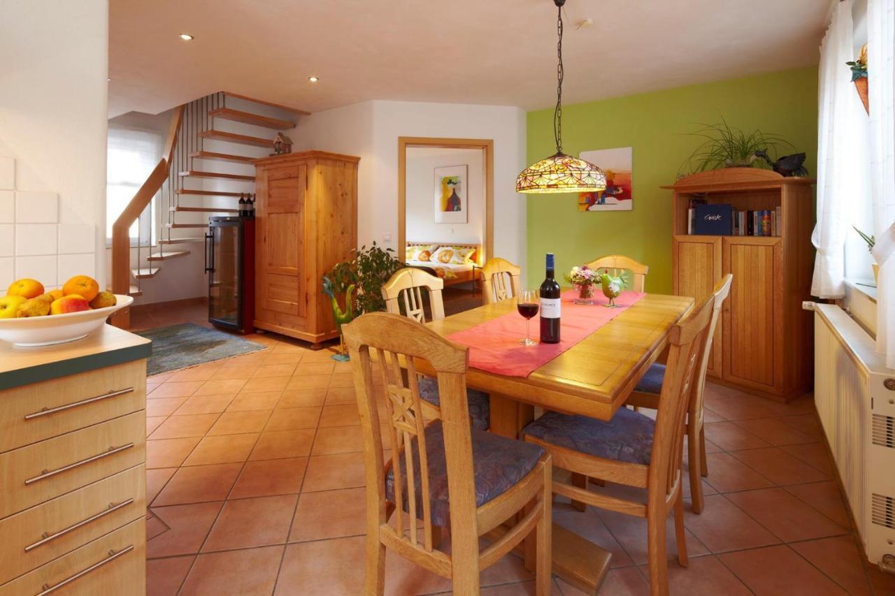 Appartement Weingut Schunck à Leinsweiler Extérieur photo